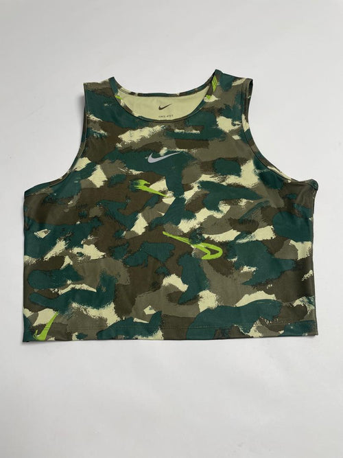 Crop Top Nike Femme Camouflage Vert avec Logos Jaune Fluo