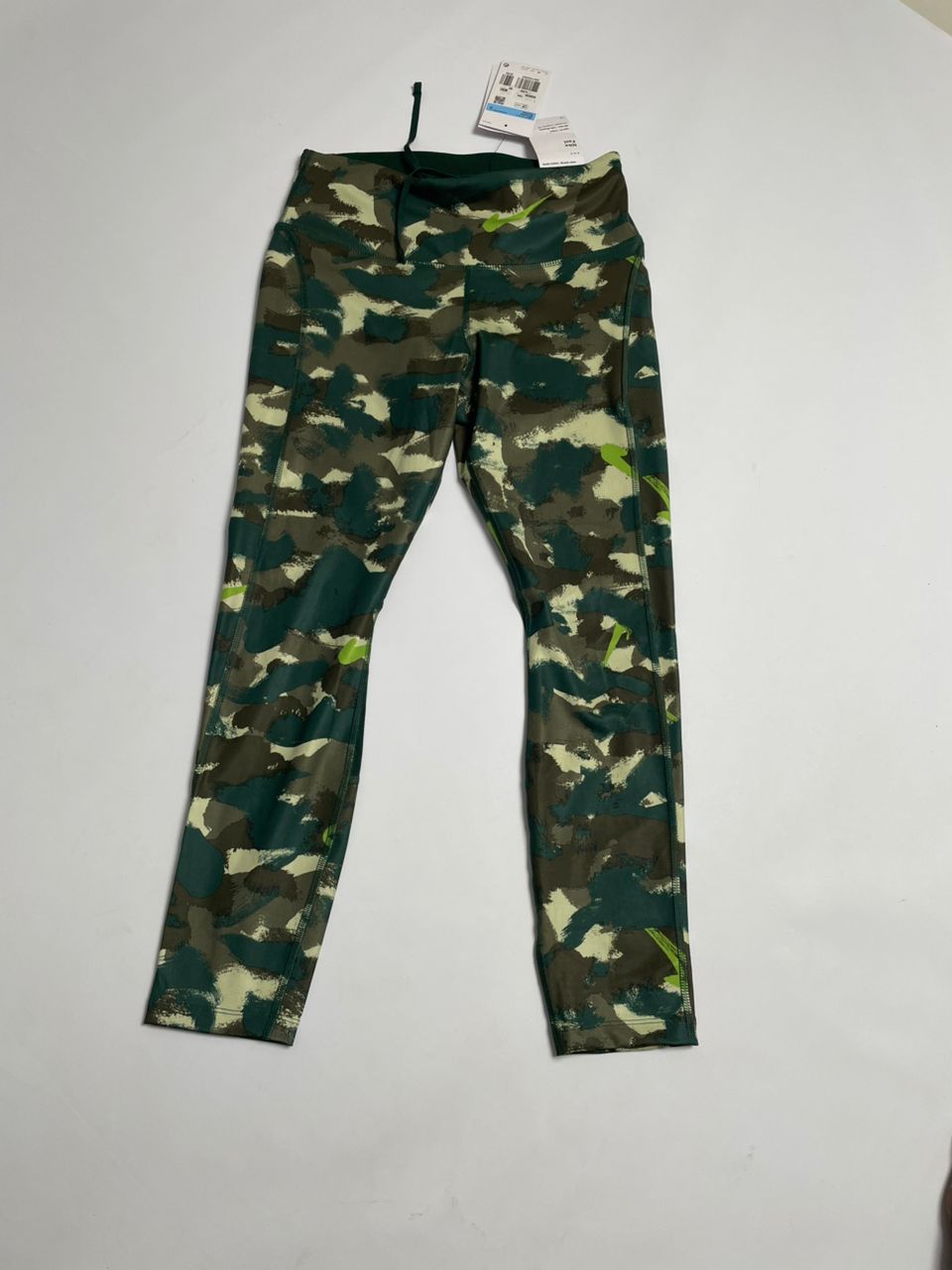 Legging Sport Nike - Camouflage Vert avec Touches Jaune Fluo