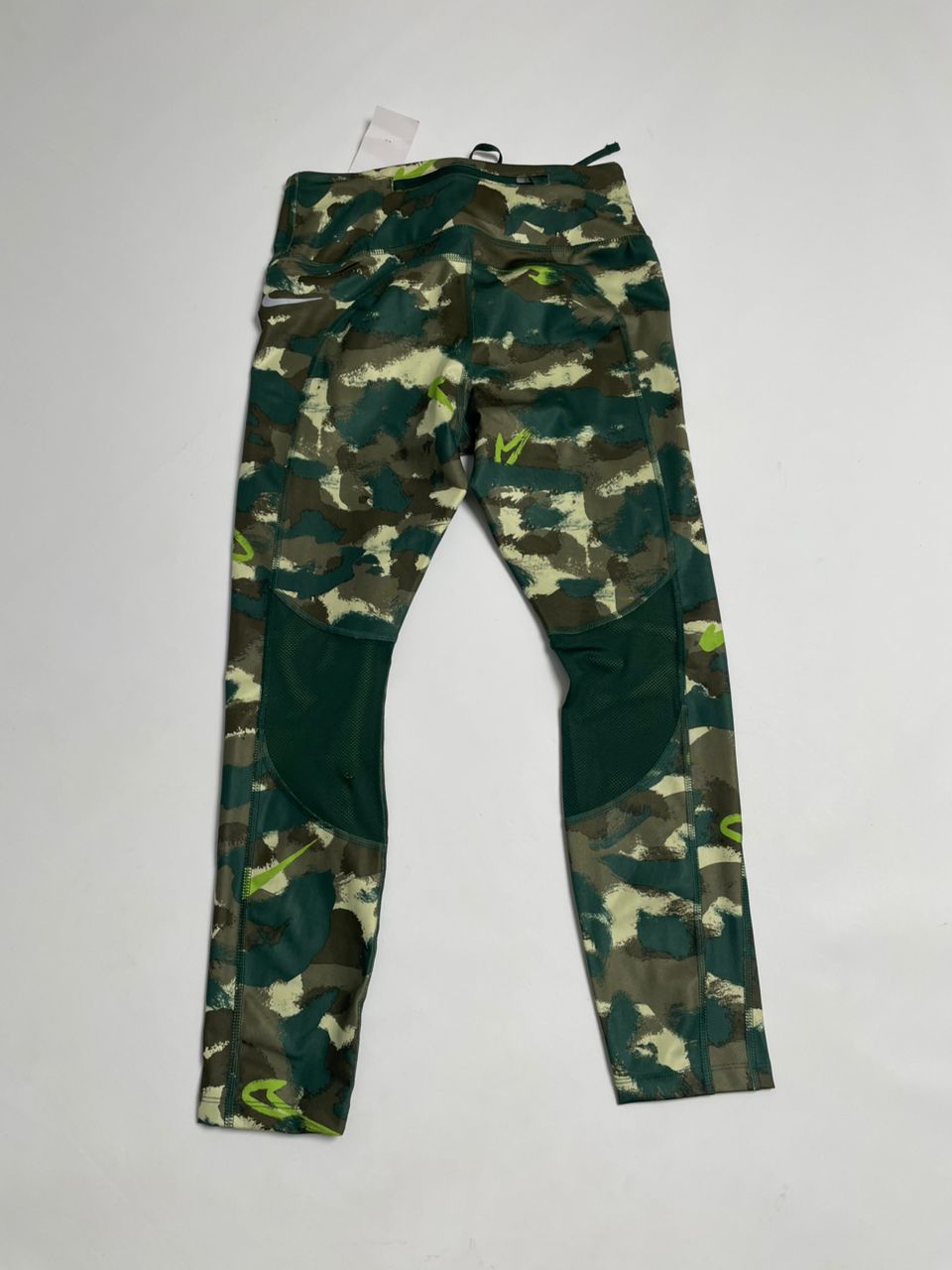 Legging Sport Nike - Camouflage Vert avec Touches Jaune Fluo