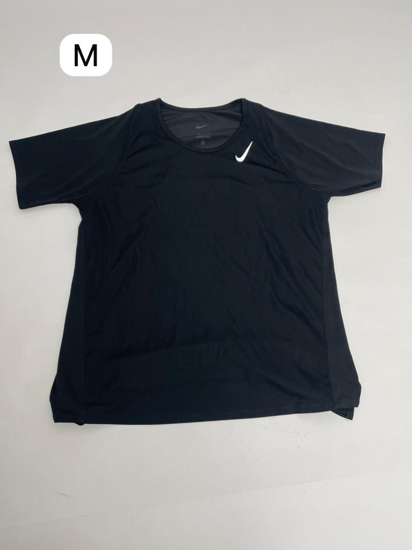 T-shirt Nike Femme - Taille M - Noir