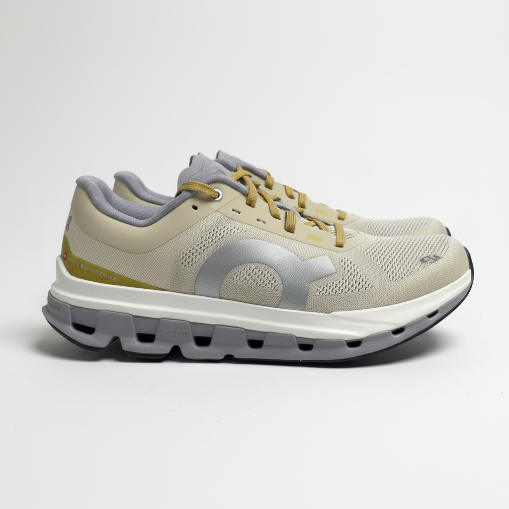 Chaussures On Running beige et grises - Vue de profil