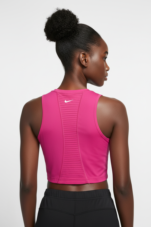 Mannequin femme avec crop top Nike rose fuchsia - Vue de dos mise à jour
