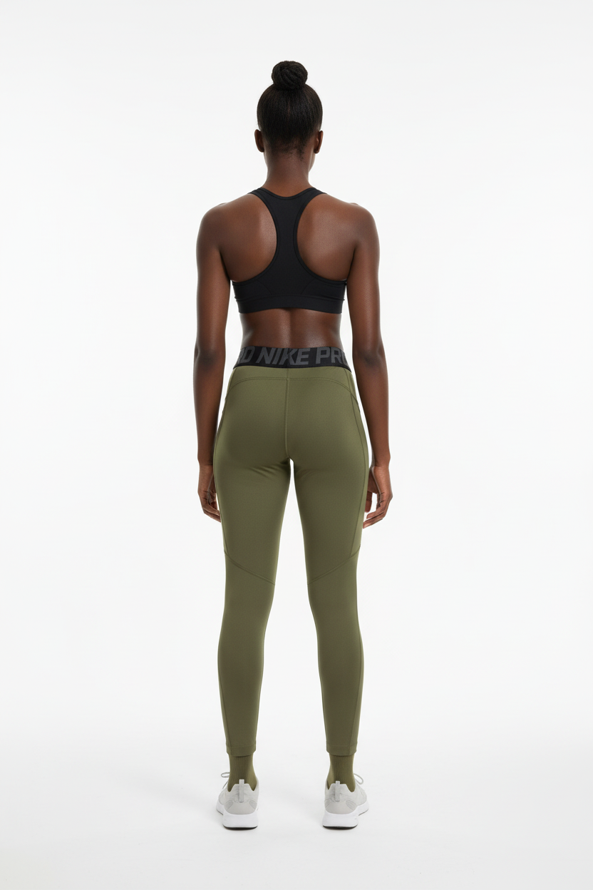 Mannequin femme avec legging Nike vert olive - Vue de dos
