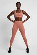 Mannequin femme avec legging terracotta rose saumon - Vue de face