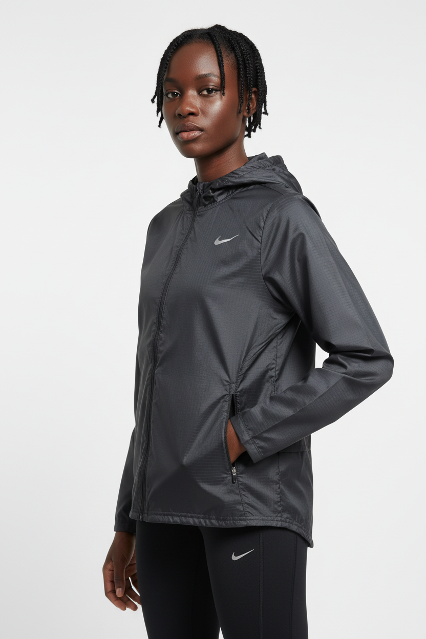 Mannequin femme avec veste Nike grise - Vue de côté
