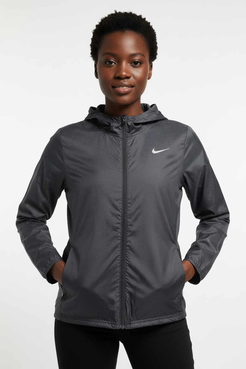 Mannequin femme avec veste Nike grise - Vue de face